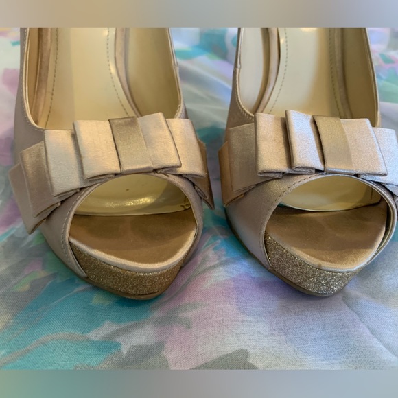 Champagne Gold Pumps - Picture 6 of 11